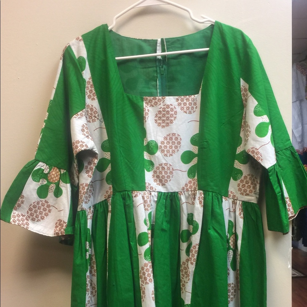 Dress - Picture 3 of 3